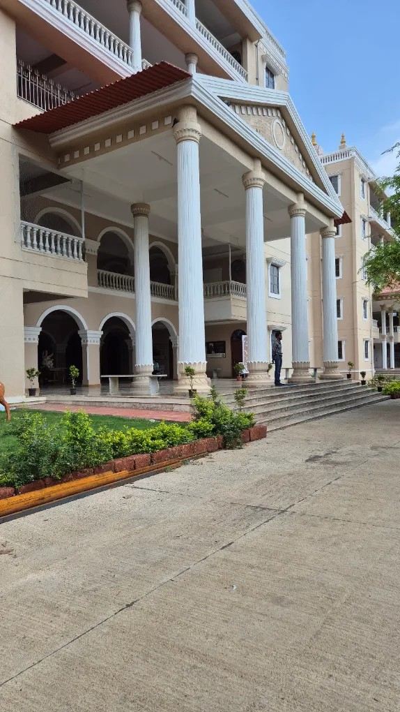 MIT-Vishwajyoti International School building